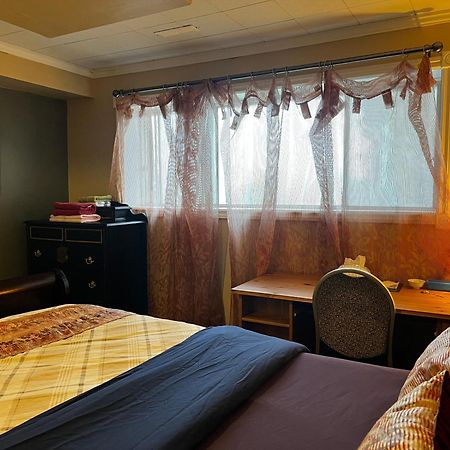 Beautiful Room Close Airport! YYC Kültér fotó