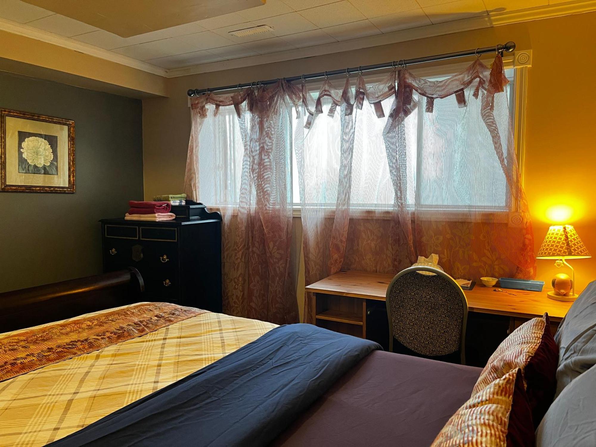 Beautiful Room Close Airport! YYC Kültér fotó